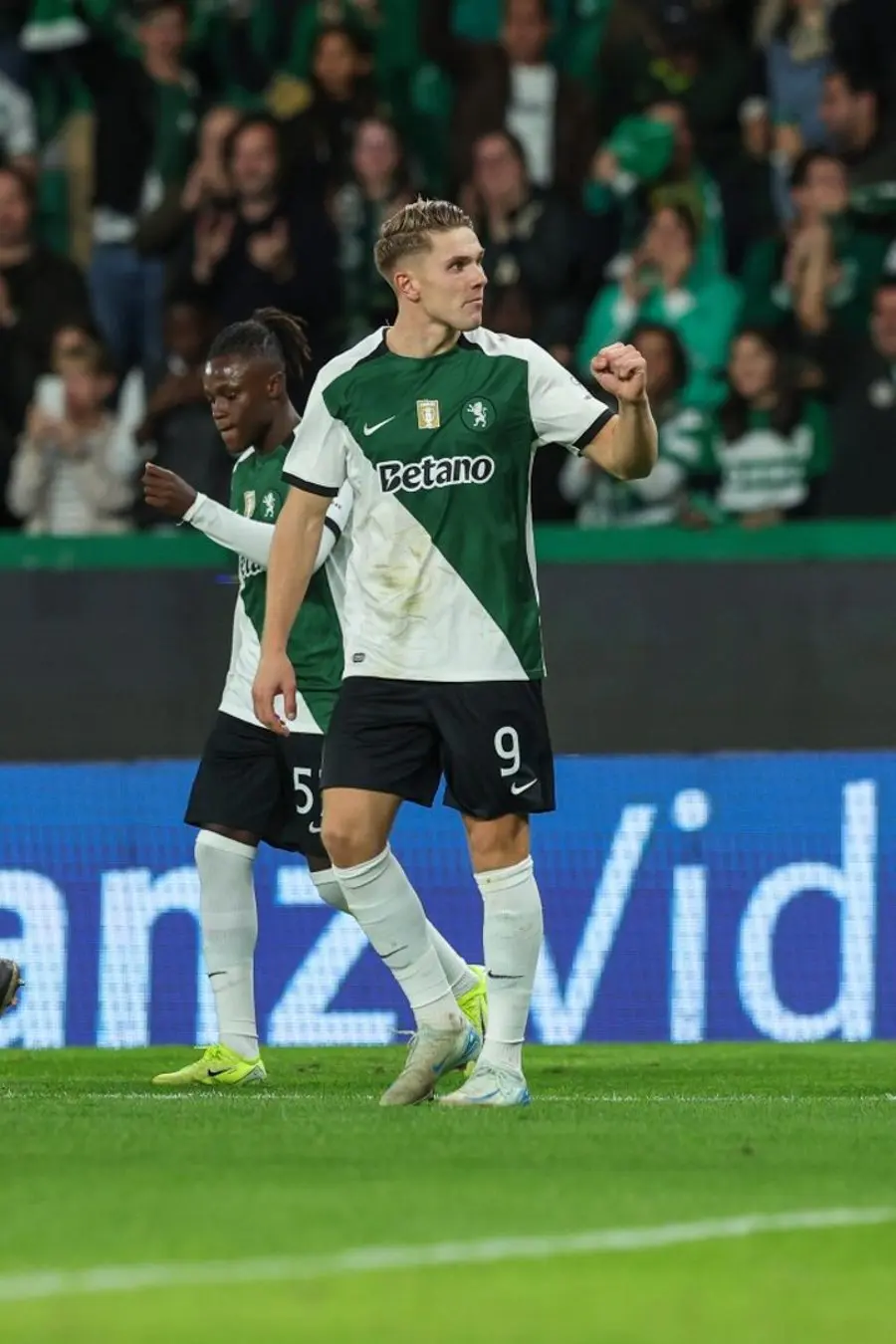 Red Devils ANNOUNCE Sporting boss as new head coach days after Ten Hag sacking