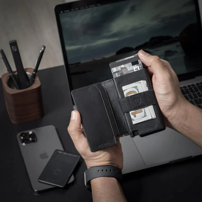 Ekster: Where Smart Function Meets Crafted Design – Redefining Modern Everyday Carry