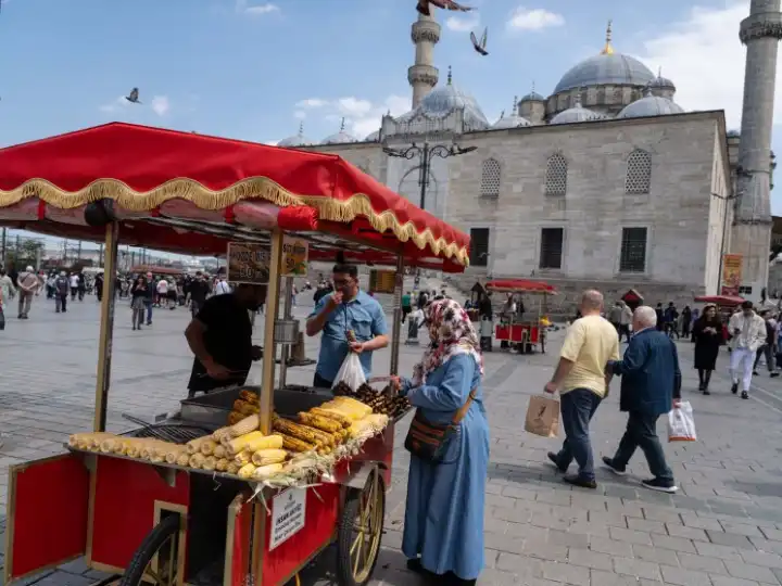 Street food is still a defining force in the culinary scene of Istanbul